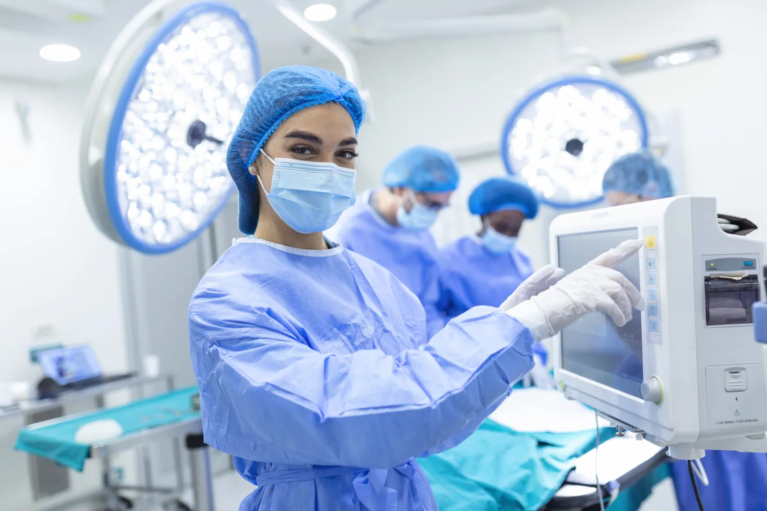 Advancements in Gynecological Surgery: Robotic Surgery with Dr. Usha M Kumar in Delhi - Blog Image